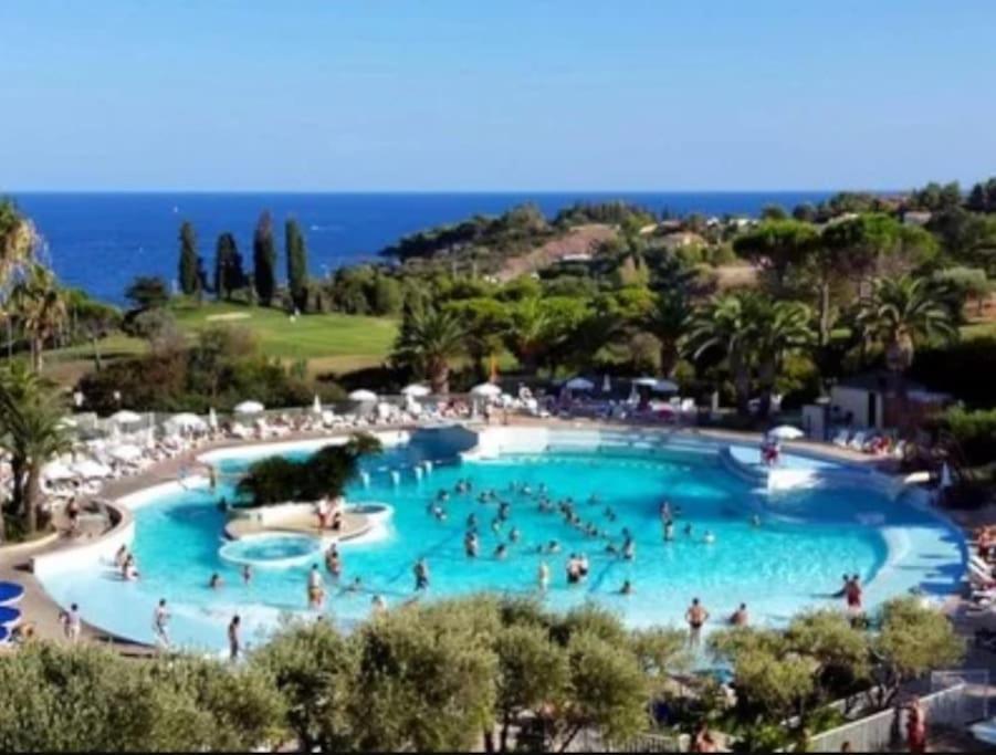 Superbe Appartement Village Cap Esterel 4P Climatise Saint-Raphaël Dış mekan fotoğraf